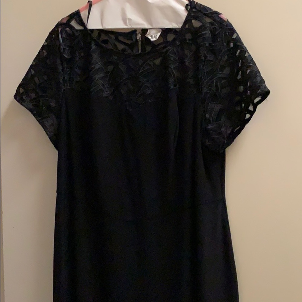 Cocktail dress with cute detail